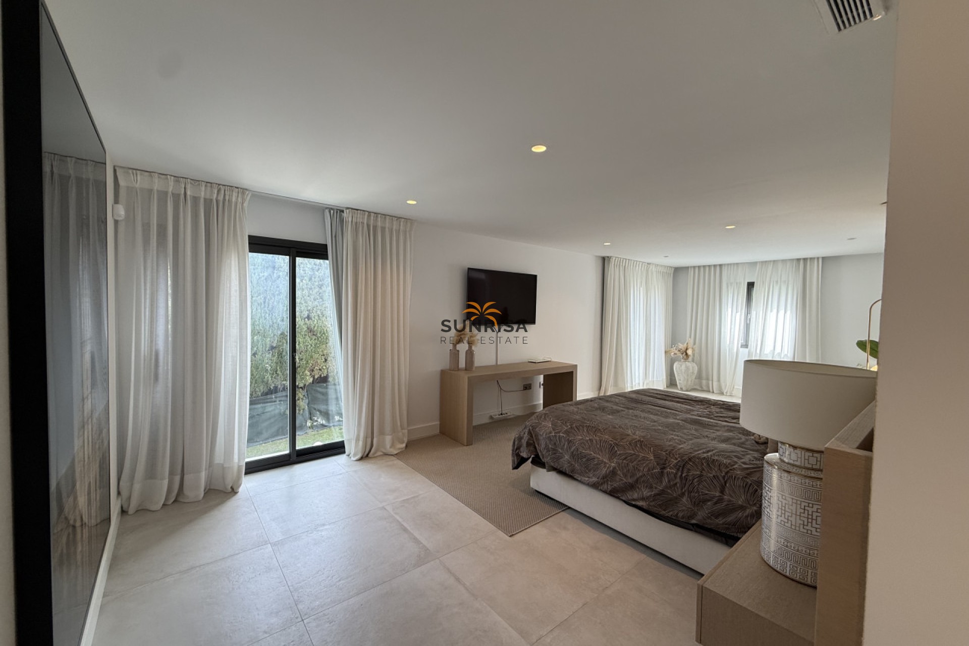 Reventa - Villa - Marbella