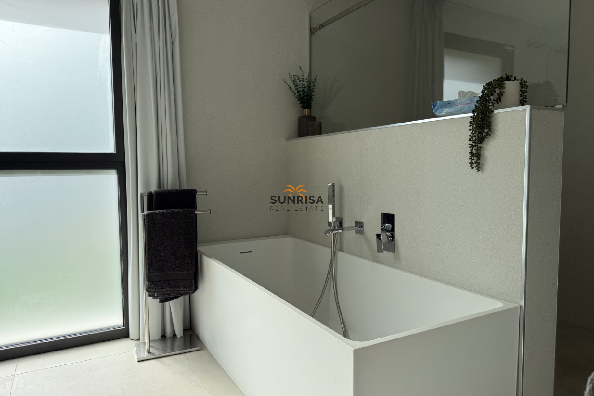 Reventa - Villa - Marbella