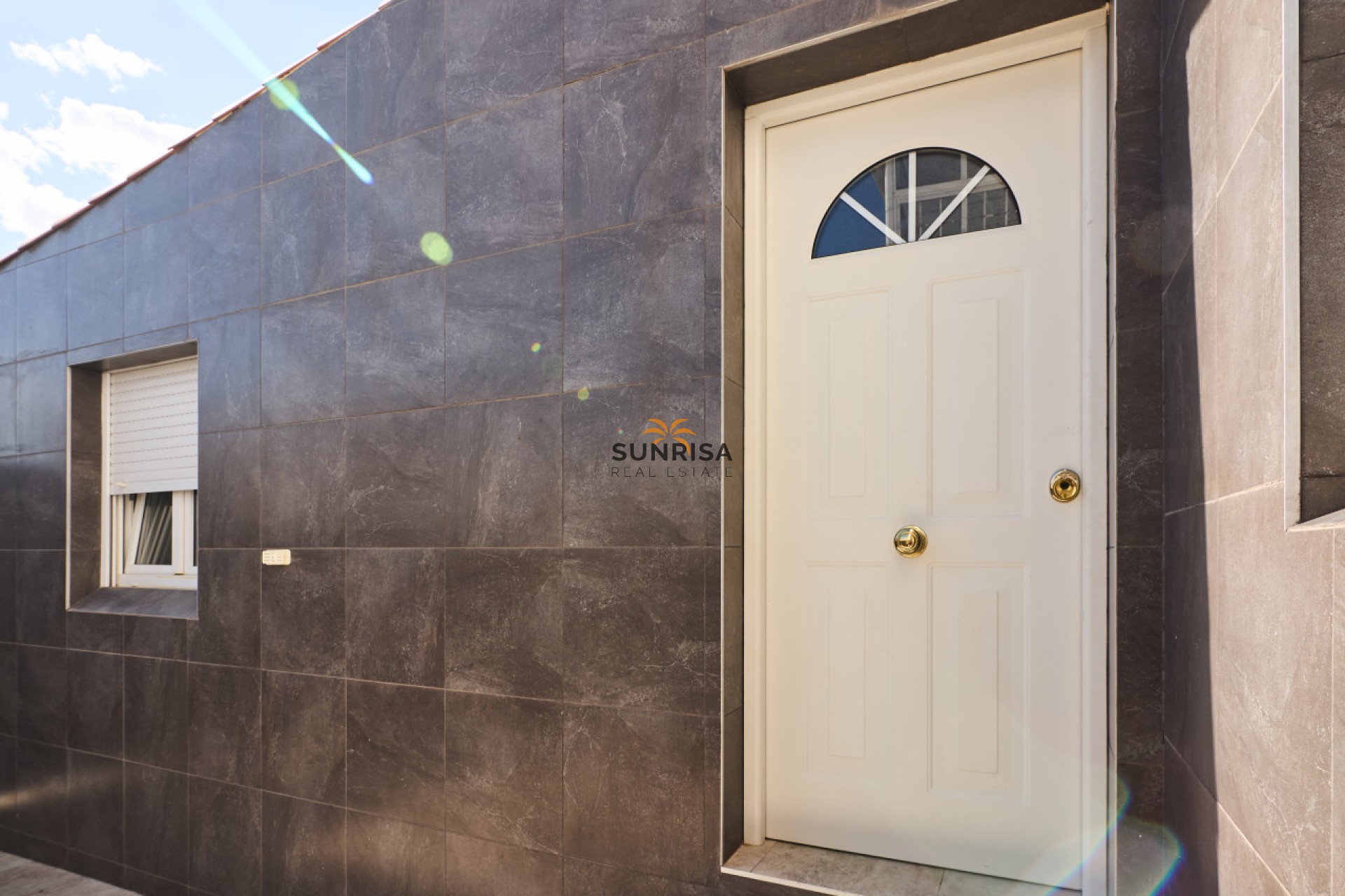Resale - Villa - Torrevieja