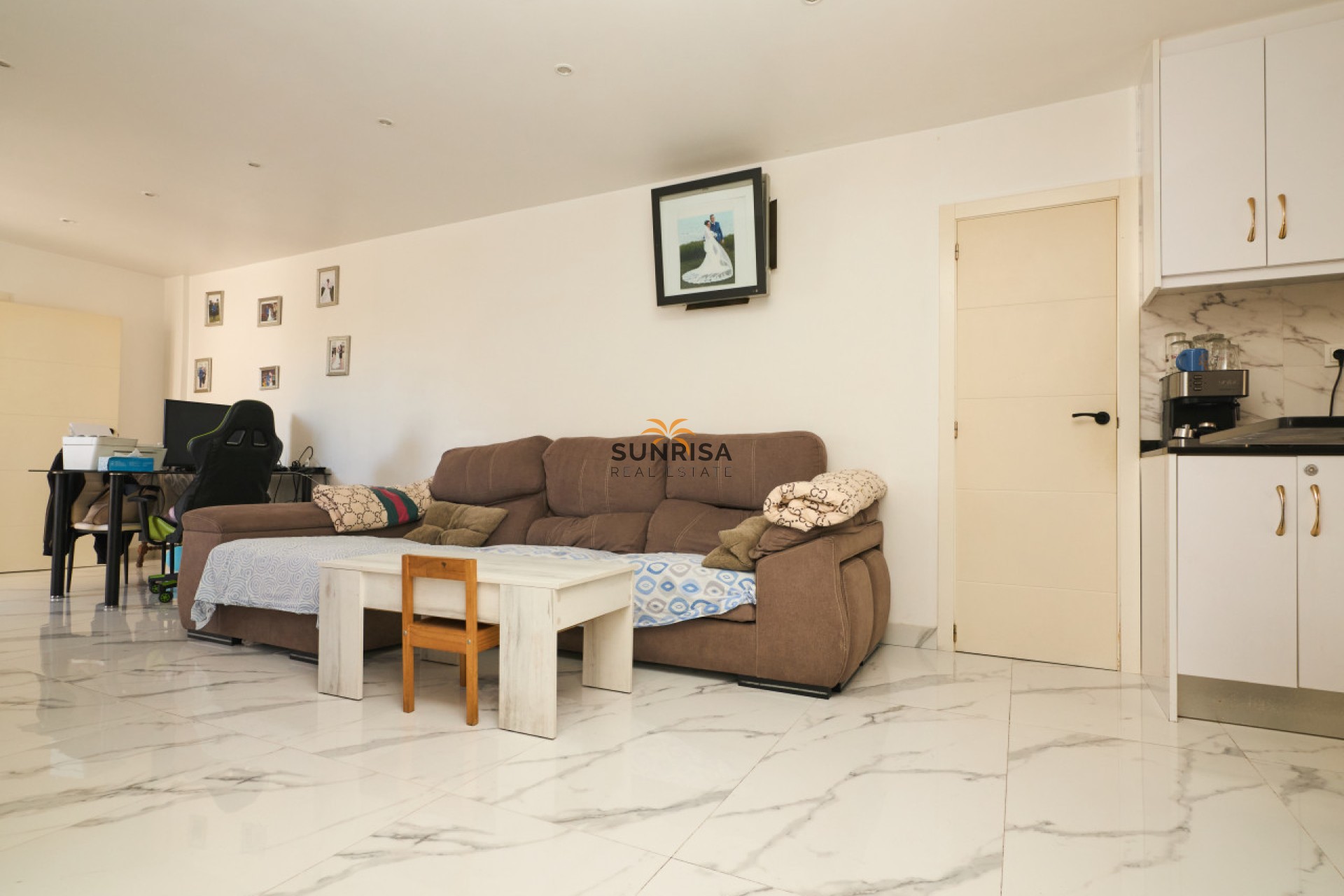 Resale - Villa - Torrevieja