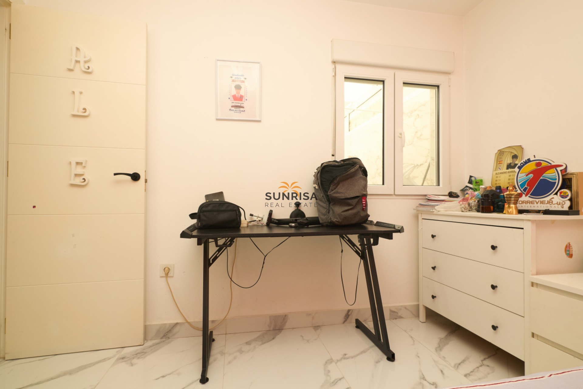 Resale - Villa - Torrevieja