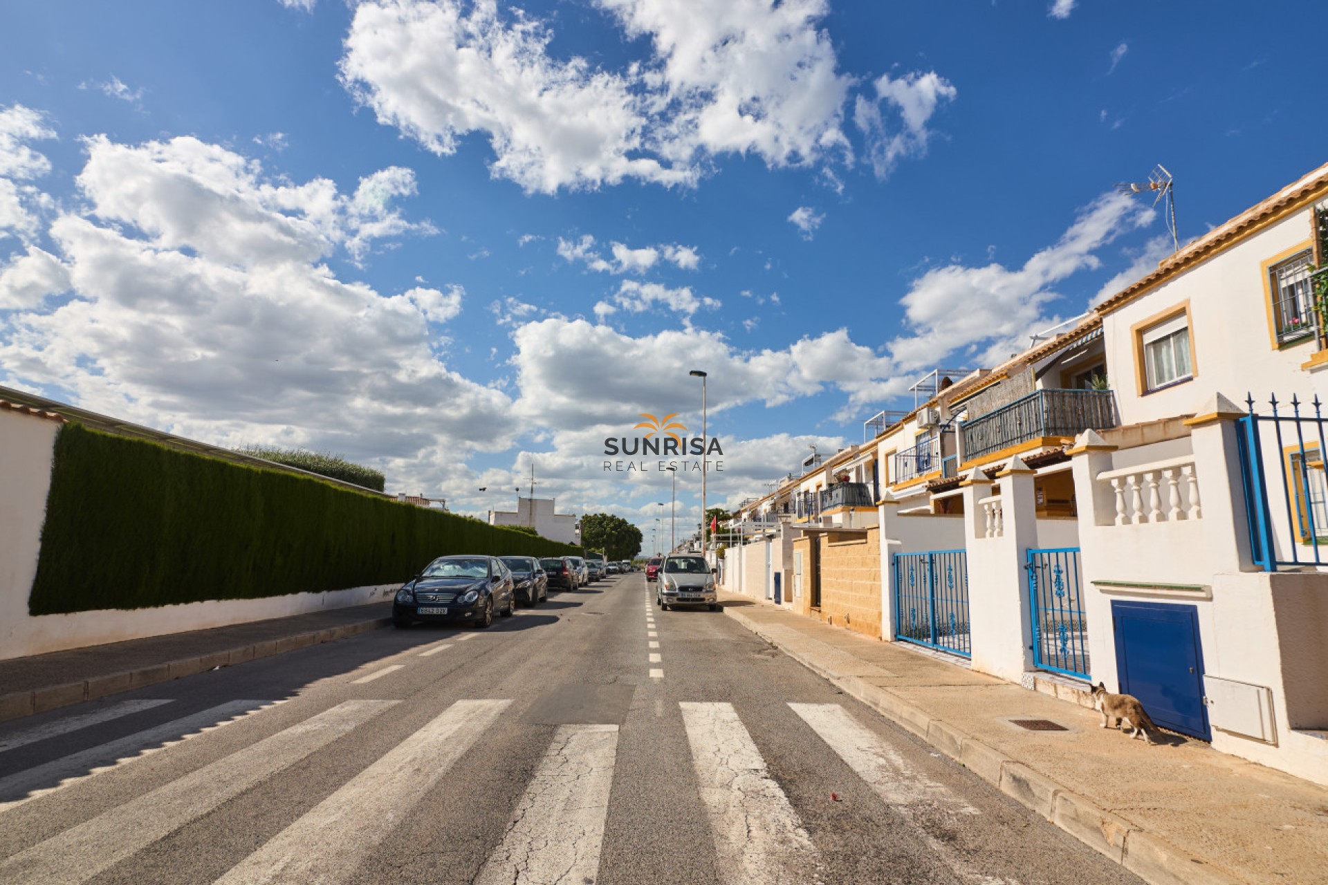 Resale - Villa - Torrevieja