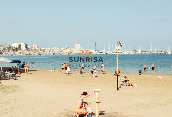 Apartamento · Reventa - Torrevieja · El Acequión - Los Náufragos · Alicante · España