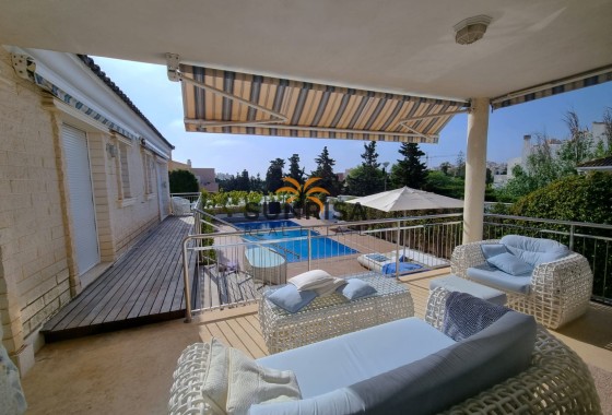 Villa · Revente - Torrevieja · La Mata · Alicante · Espagne