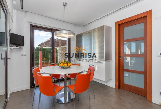 Villa · Herverkoop - Algorfa · La Finca Golf Resort · Alicante · Spanje