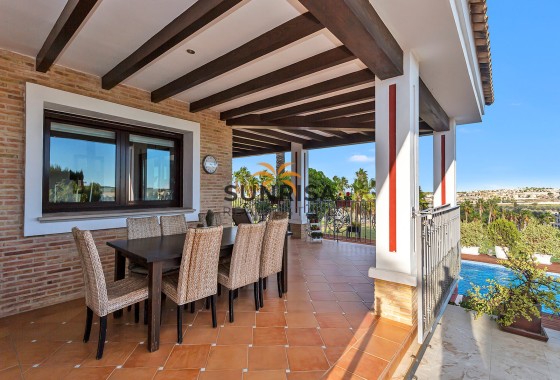 Villa · Herverkoop - Algorfa · La Finca Golf Resort · Alicante · Spanje