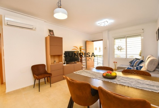 Villa · Herverkoop - Algorfa · La Finca Golf Resort · Alicante · Spanje