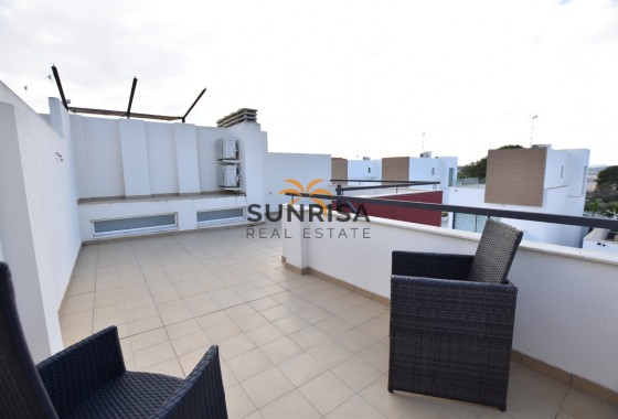 Villa · Herverkoop - Algorfa · La Finca Golf Resort · Alicante · Spanje
