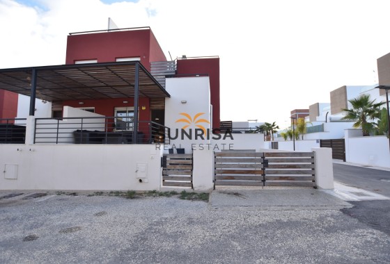 Villa · Herverkoop - Algorfa · La Finca Golf Resort · Alicante · Spanje