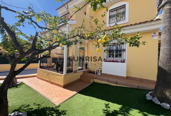 Villa · Herverkoop - Orihuela Costa · Los Dolses · Alicante · Spanje