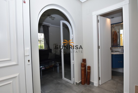 Villa · Herverkoop - Orihuela Costa · Los Dolses · Alicante · Spanje