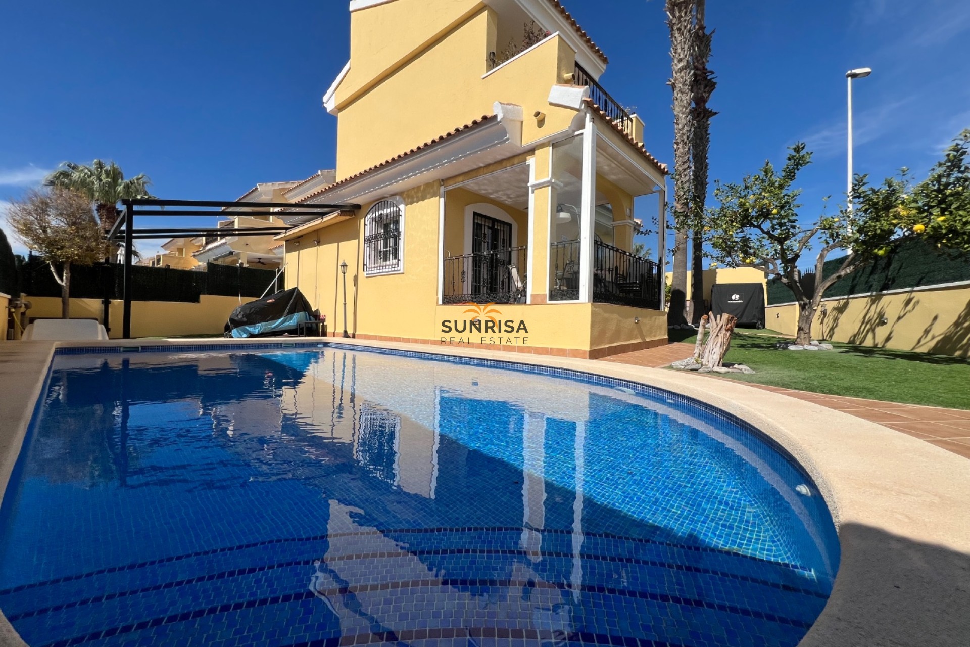 Herverkoop - Villa - Orihuela Costa