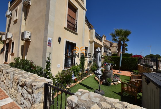 Appartement · Herverkoop - Algorfa · La Finca Golf Resort · Alicante · Spanje