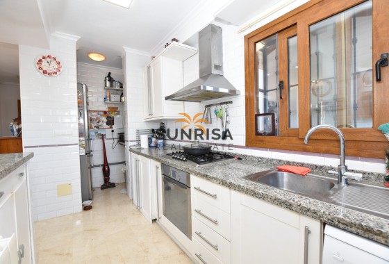 Villa · Herverkoop - Algorfa · La Finca Golf Resort · Alicante · Spanje