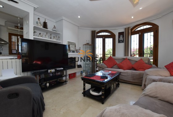 Villa · Herverkoop - Algorfa · La Finca Golf Resort · Alicante · Spanje