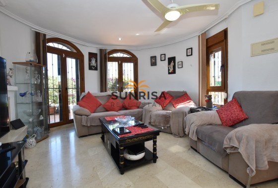 Villa · Herverkoop - Algorfa · La Finca Golf Resort · Alicante · Spanje