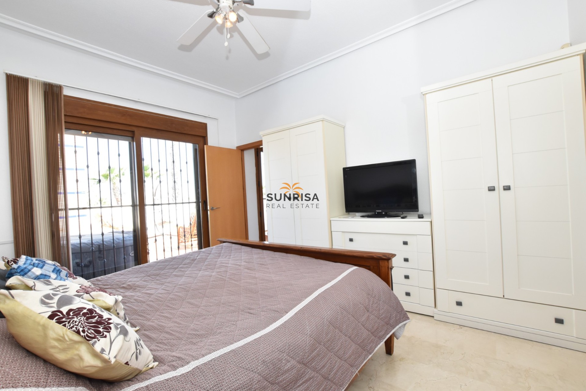 Resale - Villa - Algorfa