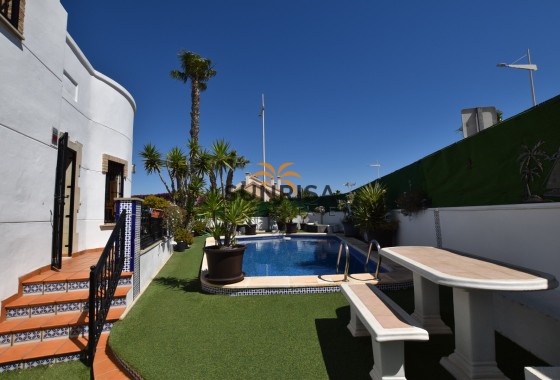 Villa · Herverkoop - Algorfa · La Finca Golf Resort · Alicante · Spanje