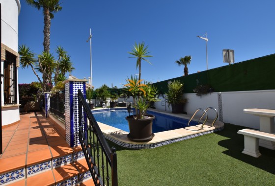 Villa · Herverkoop - Algorfa · La Finca Golf Resort · Alicante · Spanje