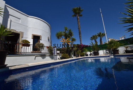 Villa · Herverkoop - Algorfa · La Finca Golf Resort · Alicante · Spanje