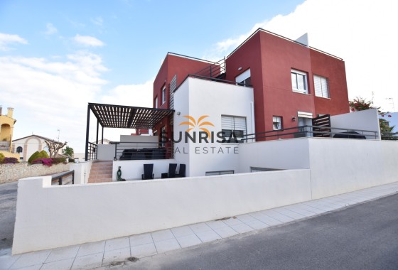 Villa · Herverkoop - Algorfa · La Finca Golf Resort · Alicante · Spanje