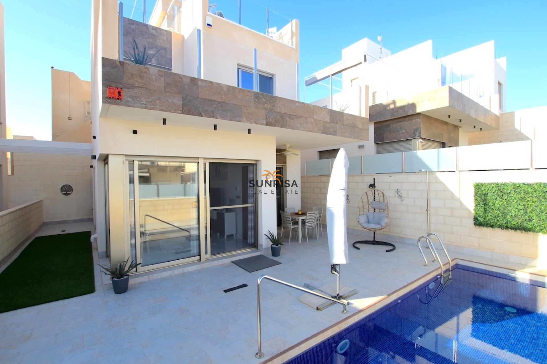 Resale - Villa - Villamartin