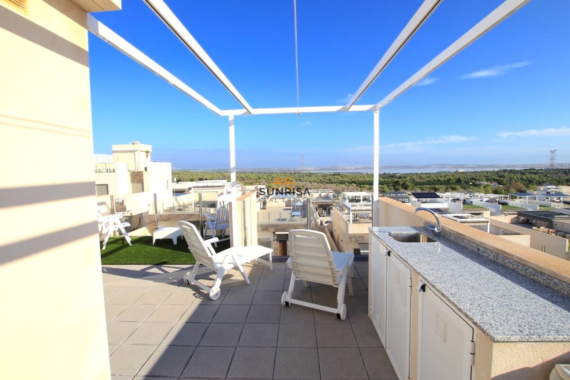 Resale - Villa - Villamartin