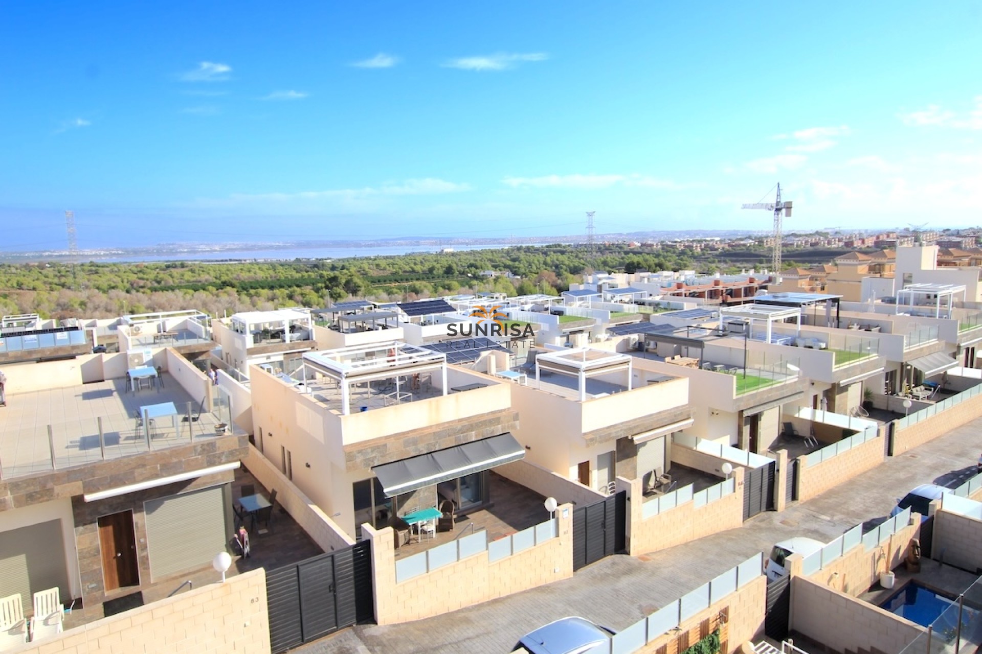 Resale - Villa - Villamartin