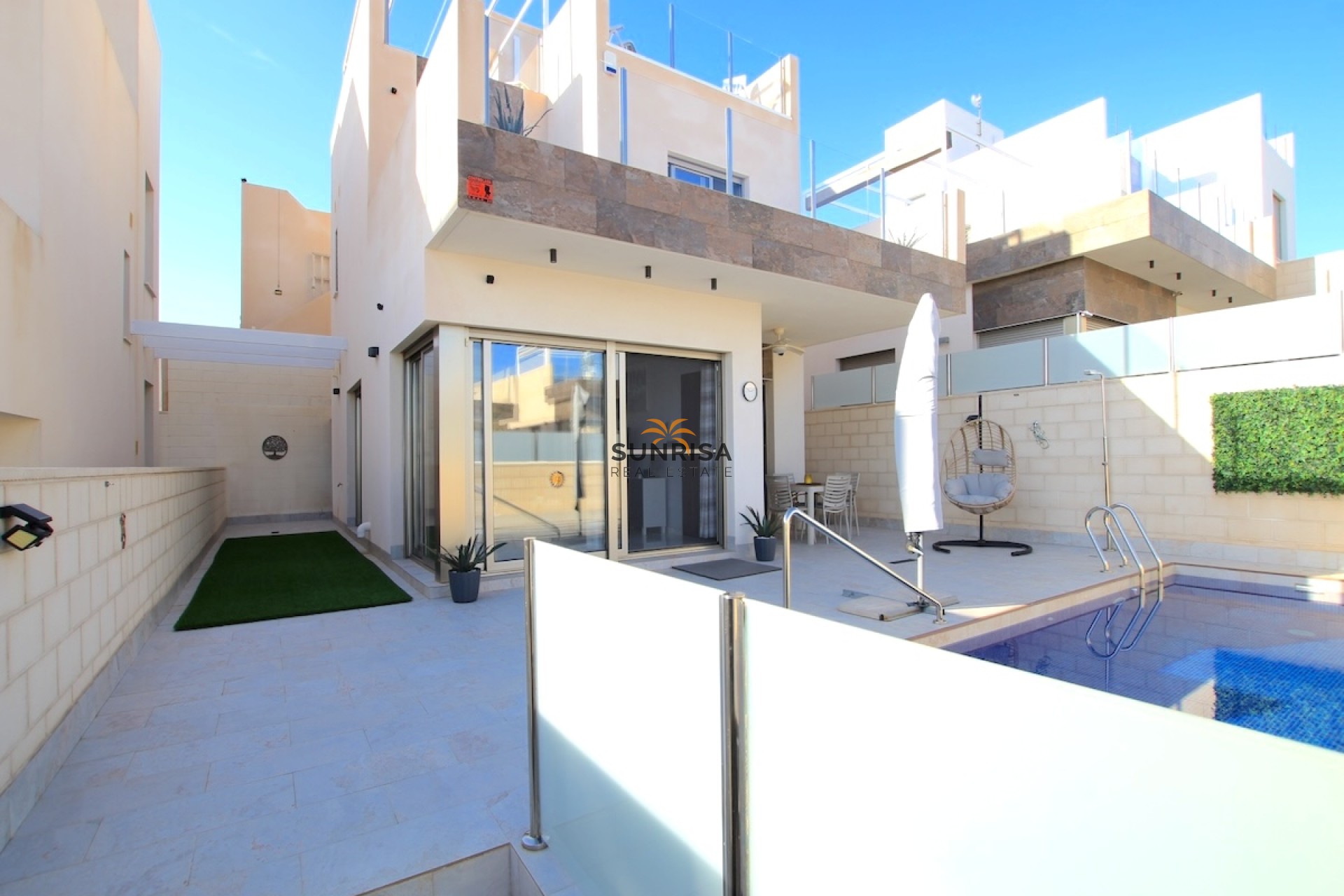 Resale - Villa - Villamartin