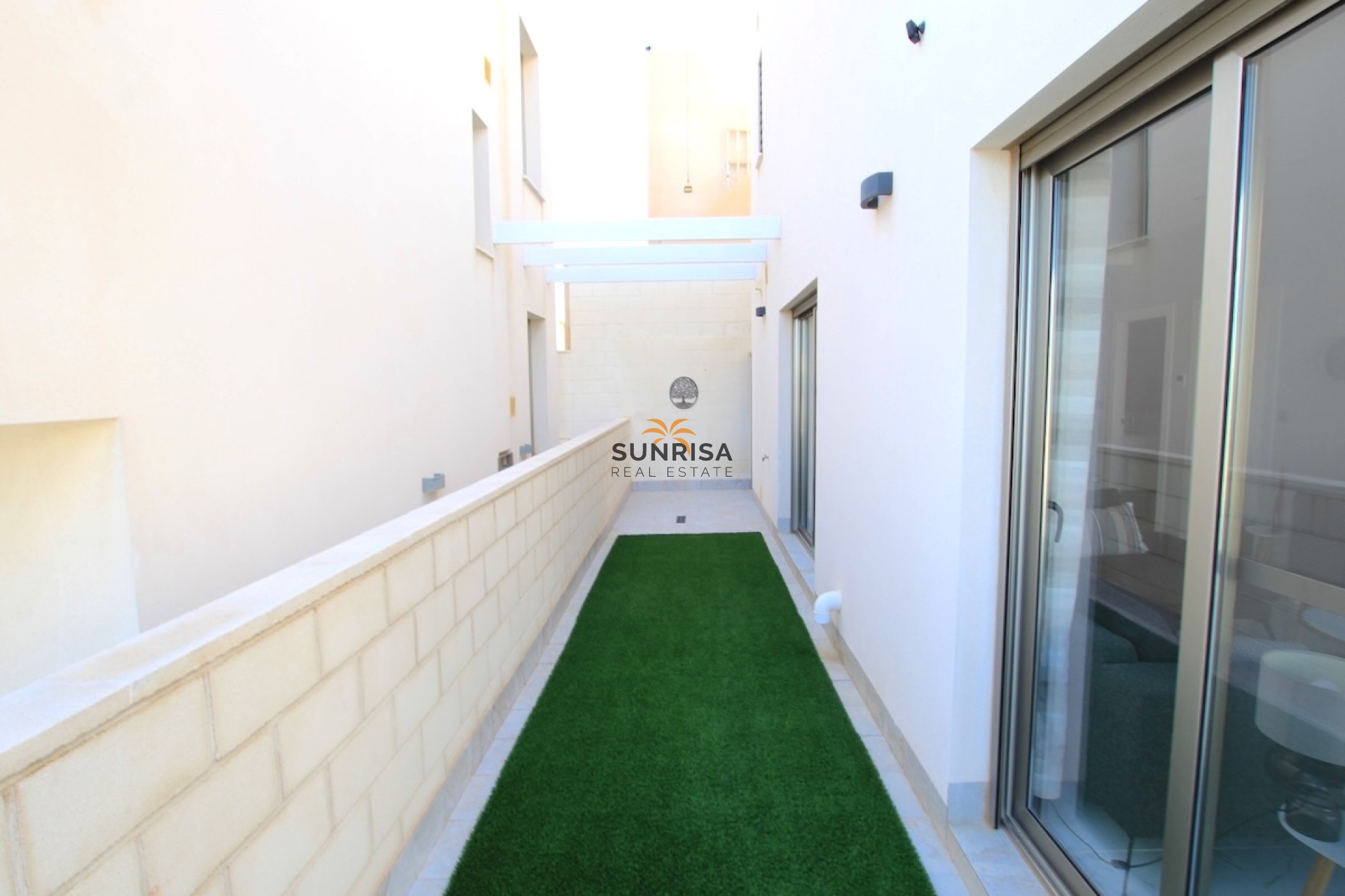 Resale - Villa - Villamartin