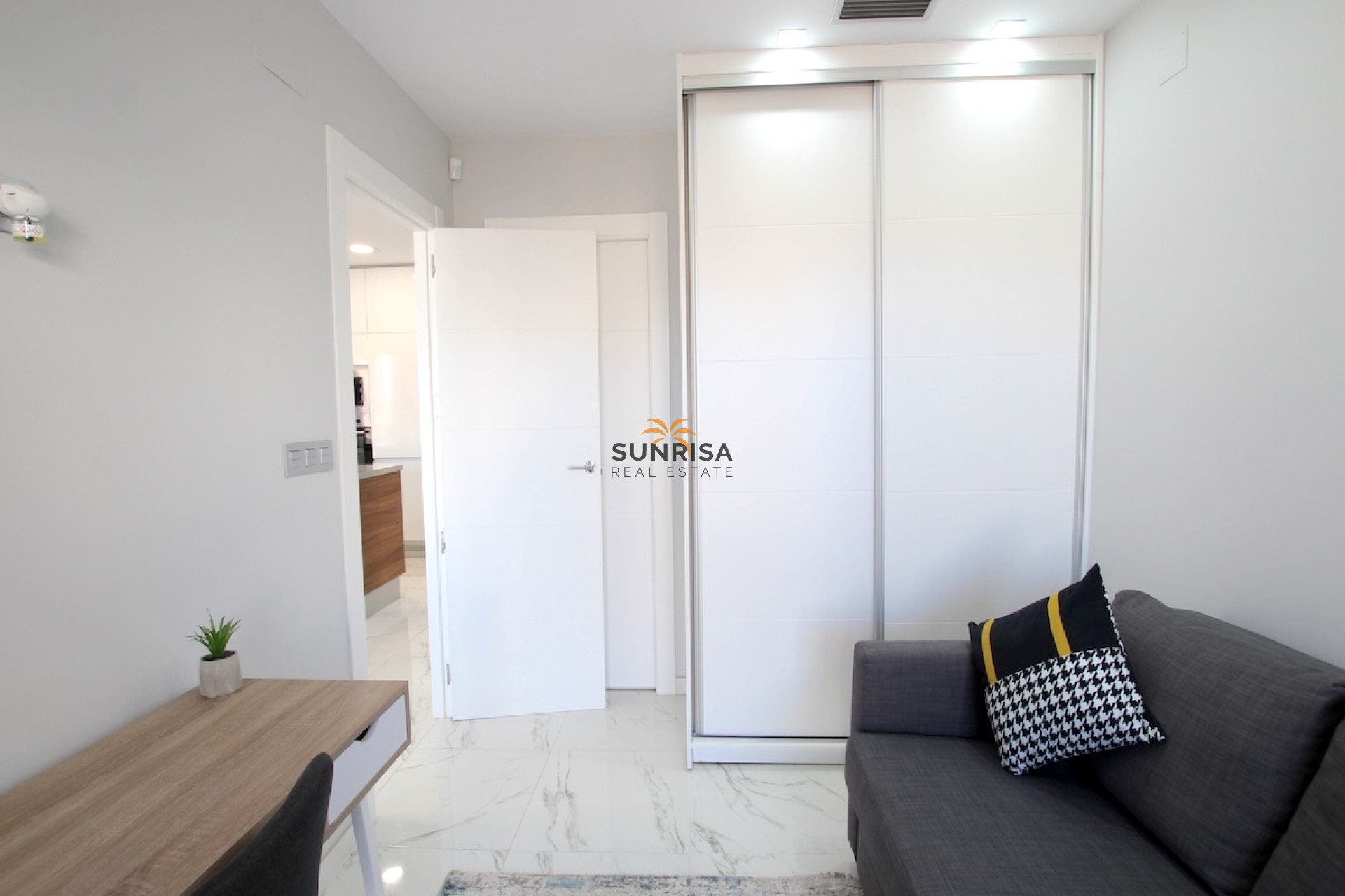 Resale - Villa - Villamartin