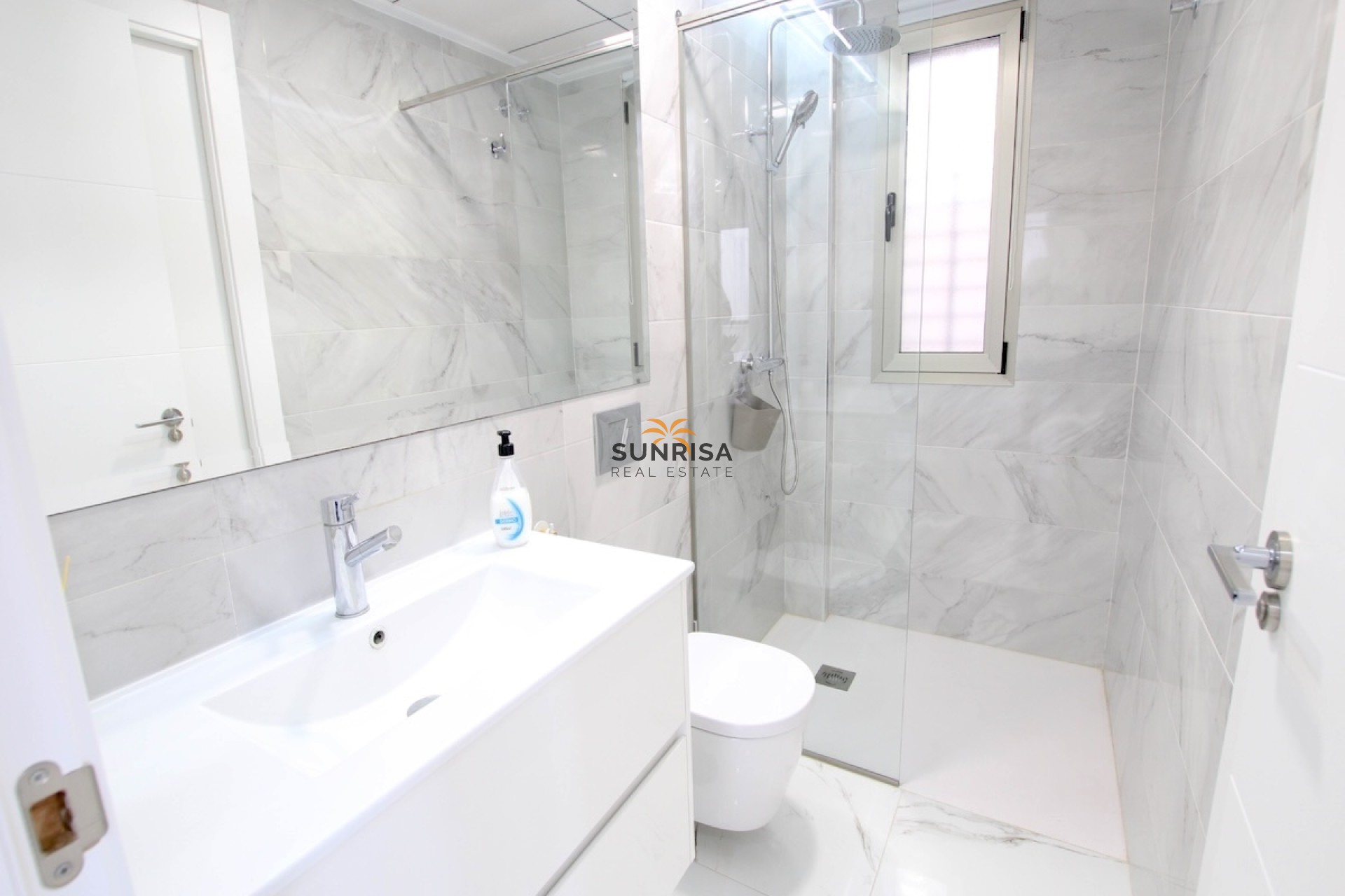 Resale - Villa - Villamartin