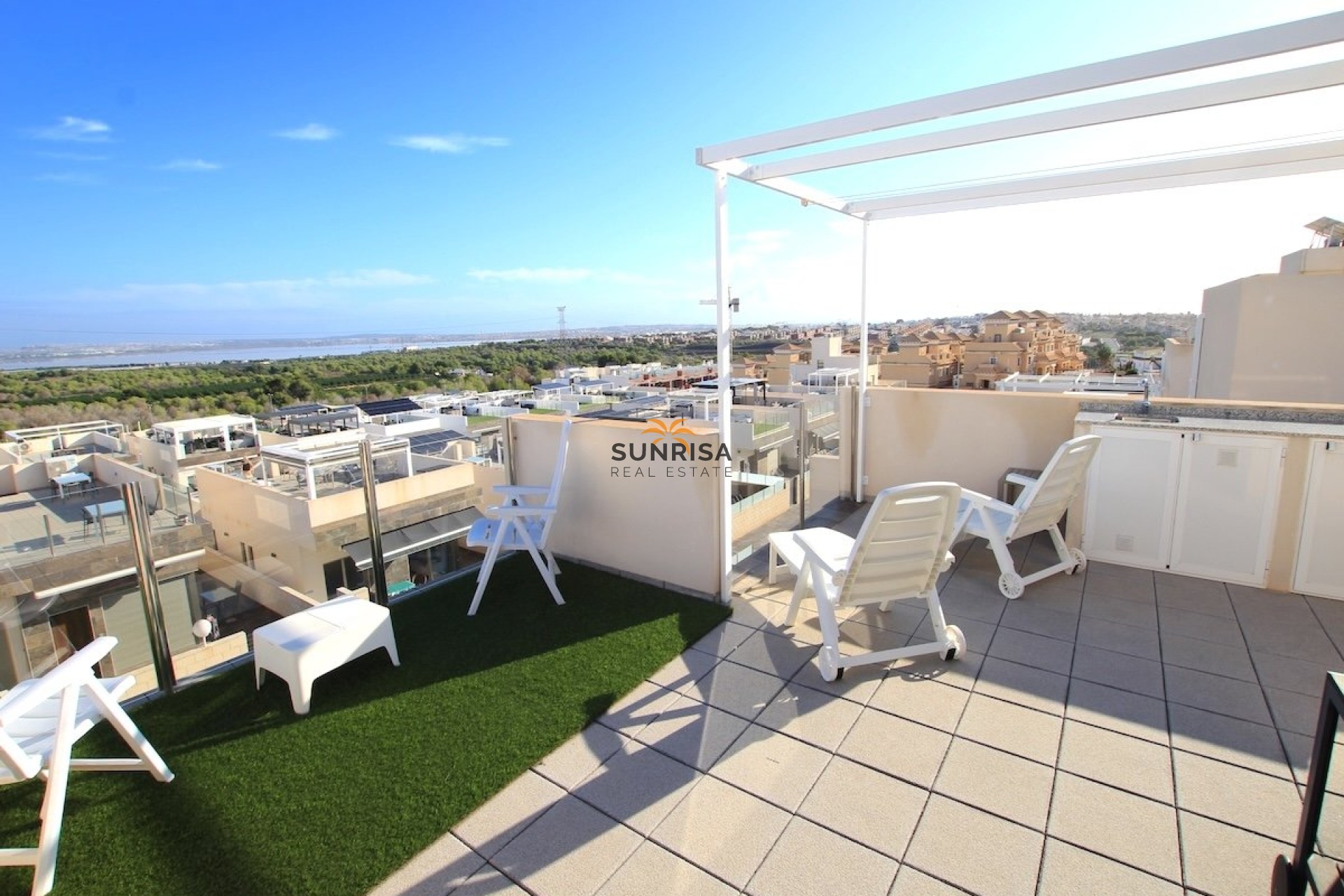 Resale - Villa - Villamartin