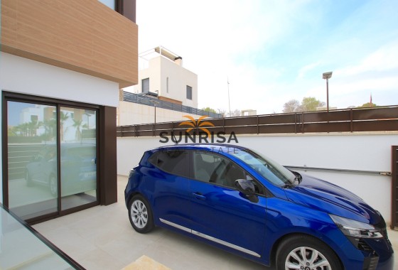 Villa · Herverkoop - Algorfa · La Finca Golf Resort · Alicante · Spanje