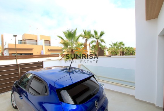 Villa · Herverkoop - Algorfa · La Finca Golf Resort · Alicante · Spanje