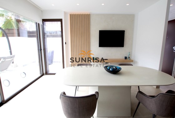 Villa · Herverkoop - Algorfa · La Finca Golf Resort · Alicante · Spanje