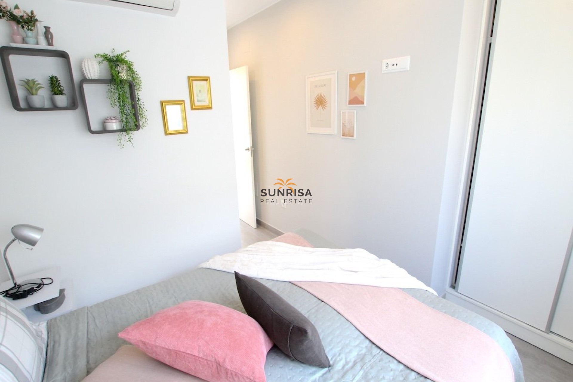 Resale - Townhouse - Benijofar