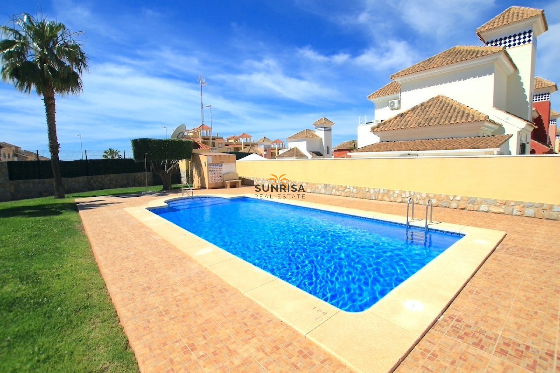 Resale - Townhouse - Villamartin