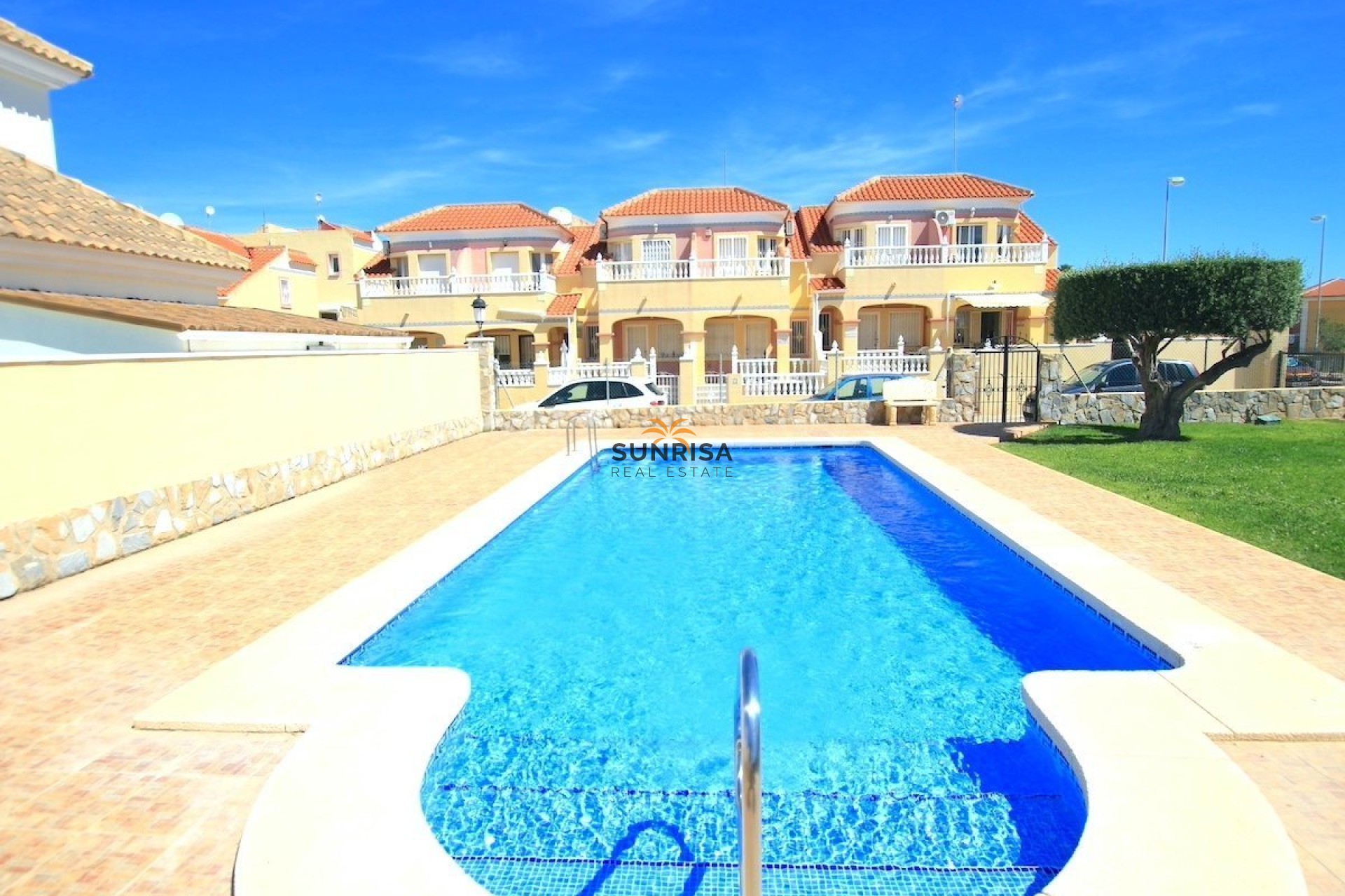 Resale - Townhouse - Villamartin
