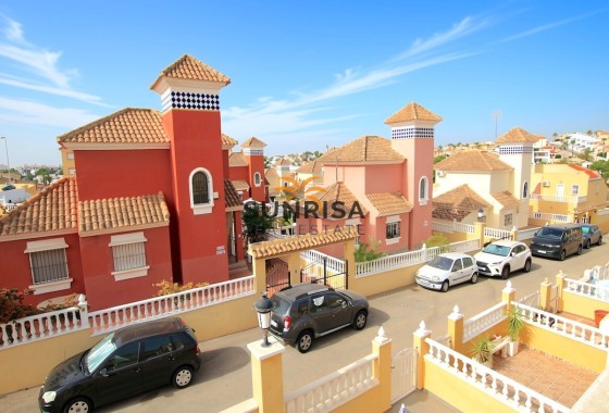 Townhouse · Resale - Villamartin · Alicante · Spain