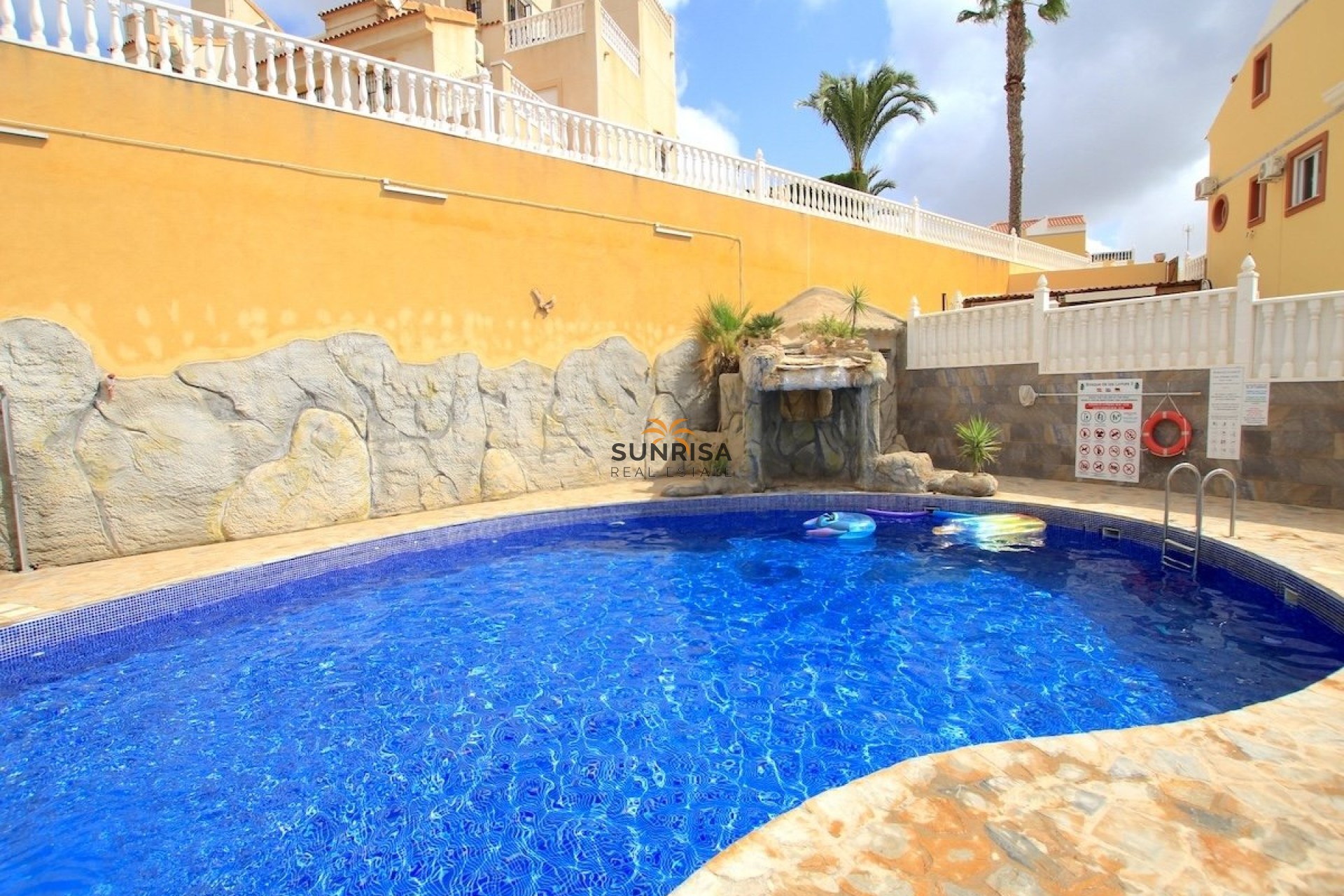 Resale - Townhouse - Villamartin