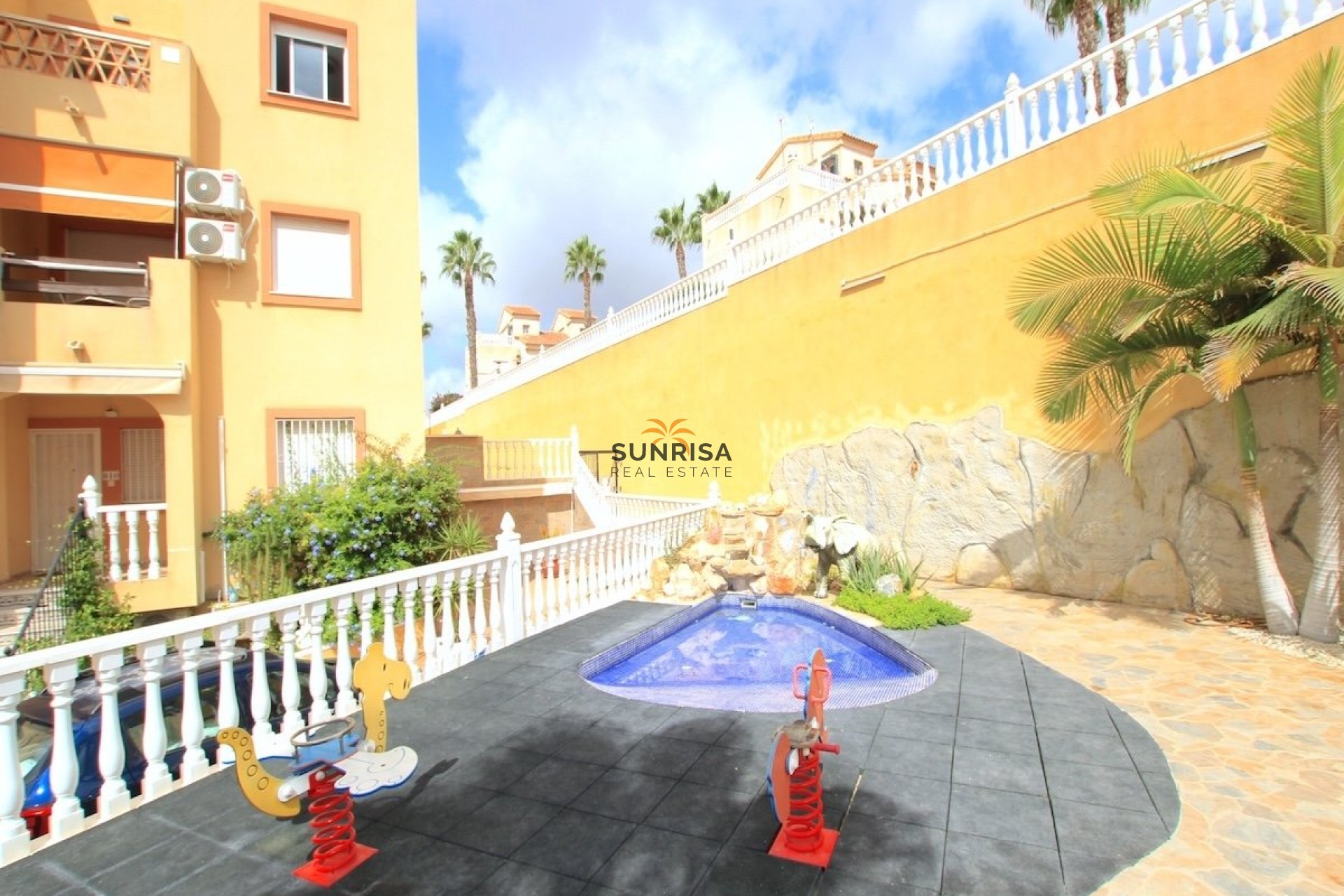 Resale - Townhouse - Villamartin