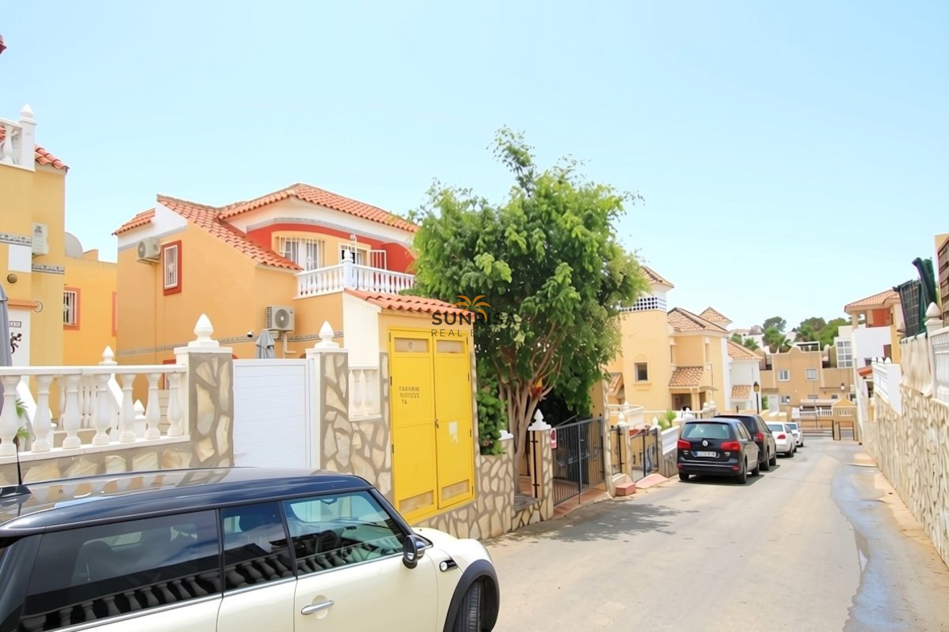 Resale - Townhouse - Villamartin