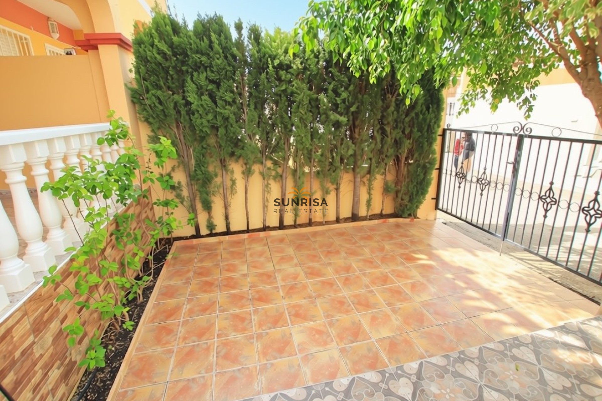 Resale - Townhouse - Villamartin