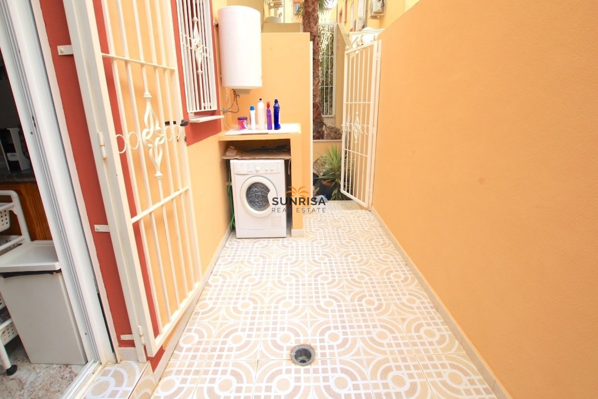 Resale - Townhouse - Villamartin