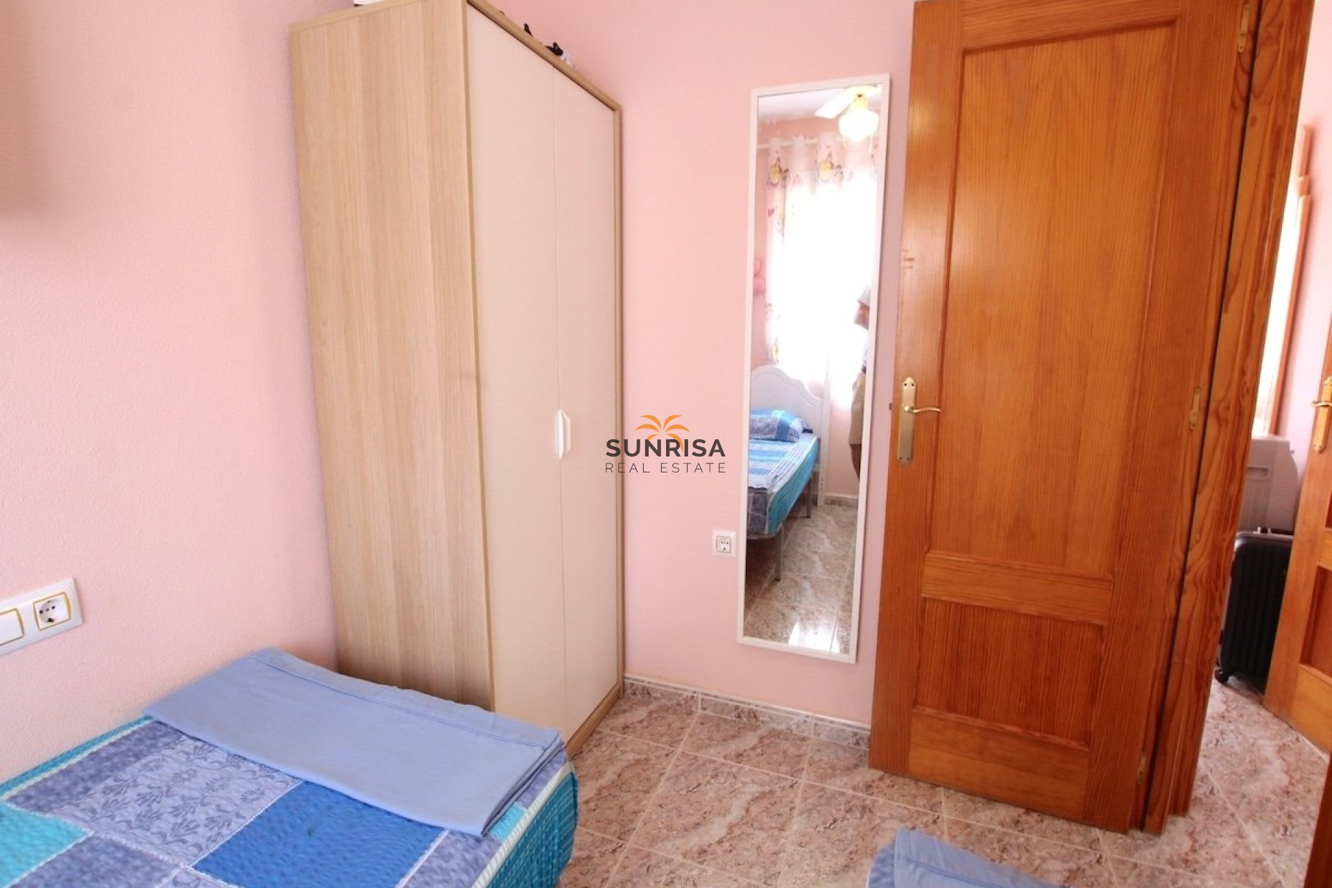 Resale - Townhouse - Villamartin