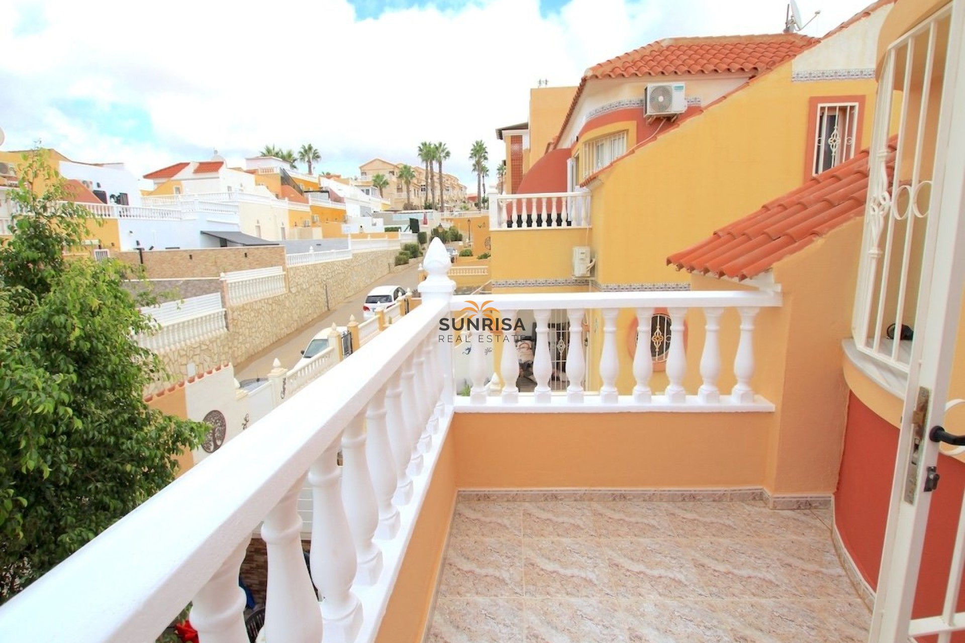 Resale - Townhouse - Villamartin