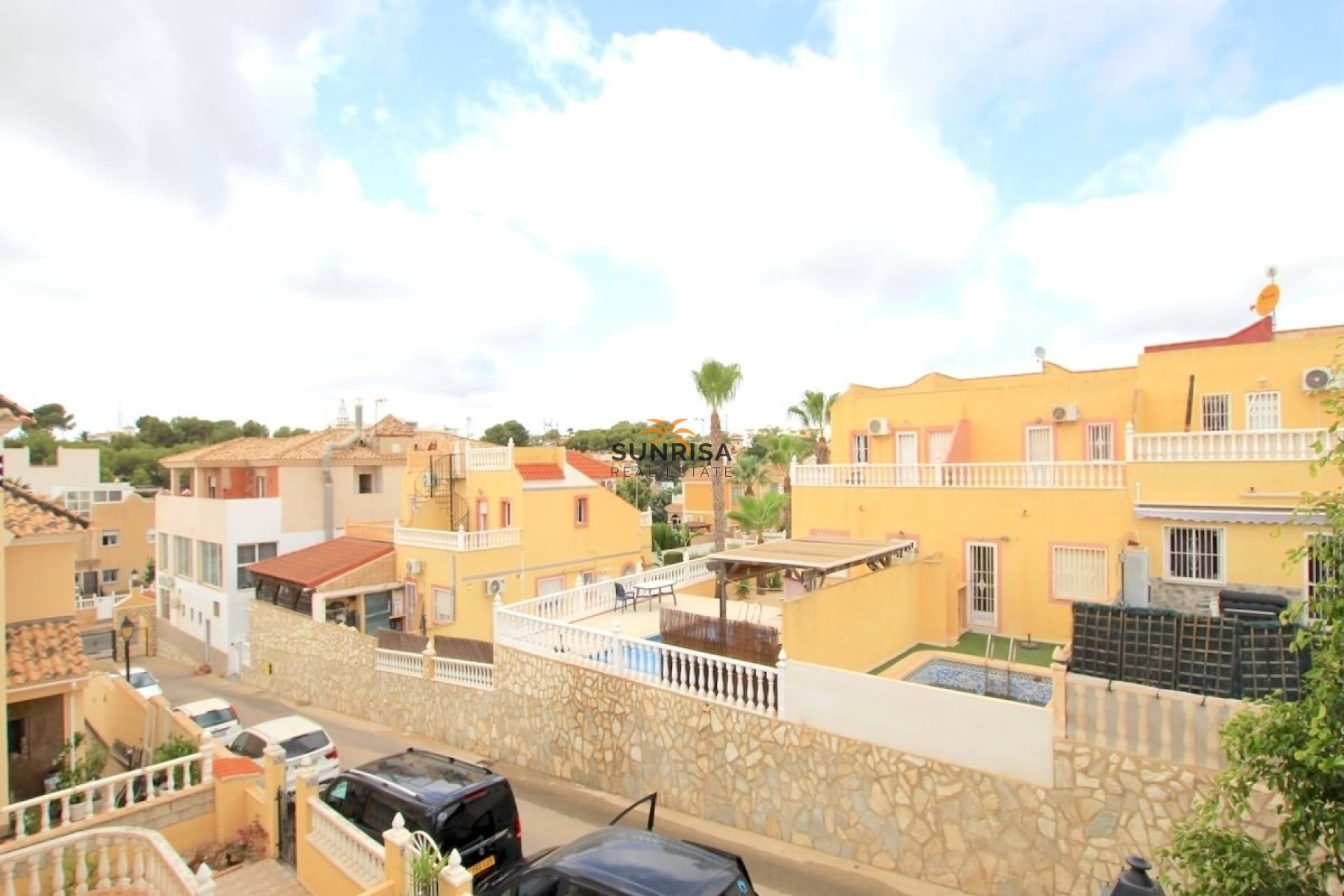 Resale - Townhouse - Villamartin