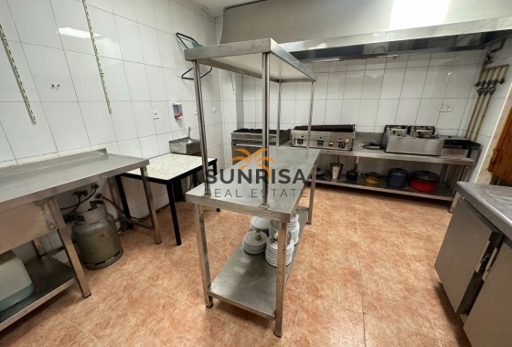 Bedrijfsruimte · Herverkoop - Torrevieja · Alicante · Spanje