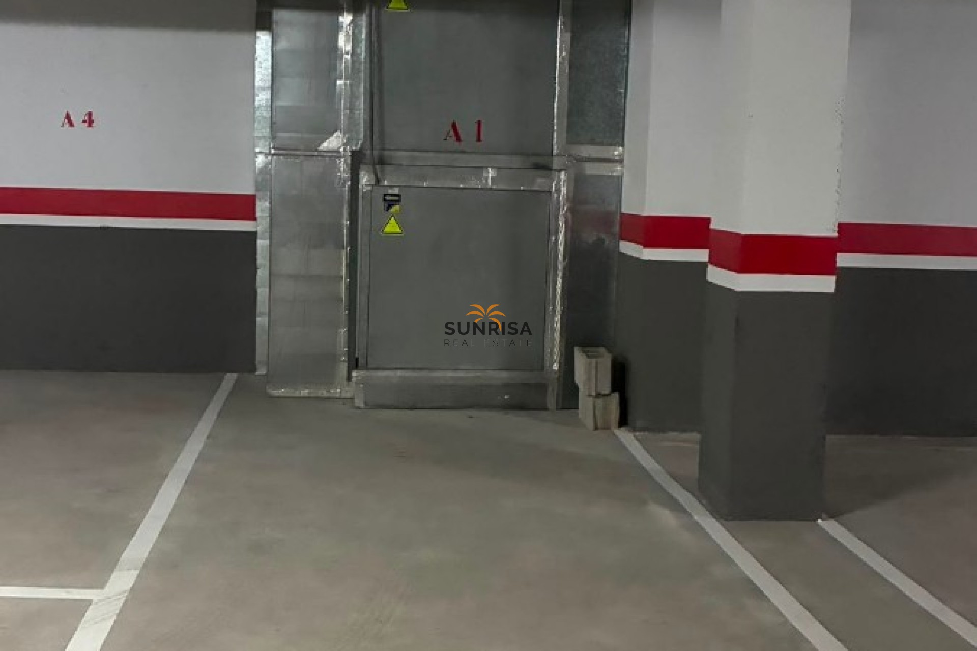 Reventa - Garaje / aparcamiento - Algorfa